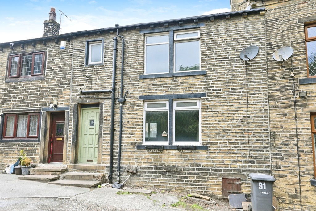 2 bed Mid Terraced House for rent in West Yorkshire. From Martin & Co - Saltaire 2 bed Mid Terraced House for rent in West Yorkshire. From Martin & Co - Saltaire