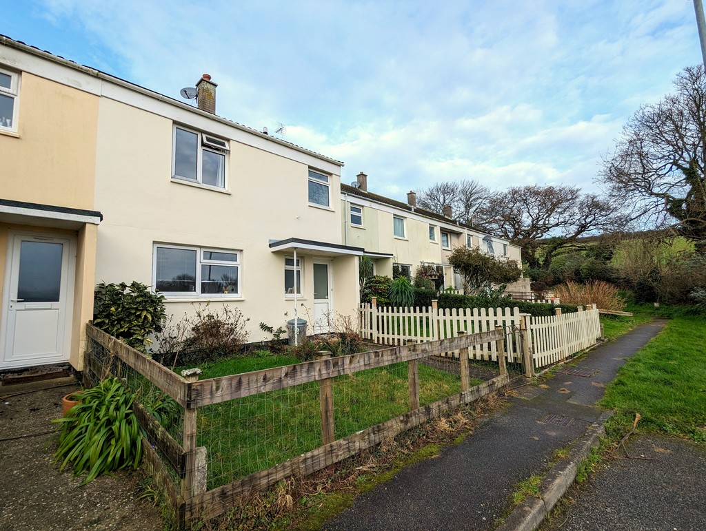 3 bed Mid Terraced House for rent in Cornwall. From Martin & Co - Truro