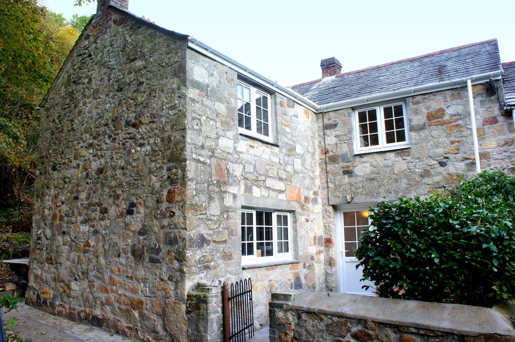 2 bed Cottage for rent in Cornwall. From Martin & Co - Truro