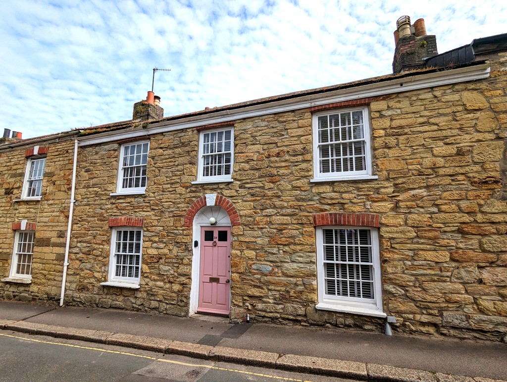 4 bed Mid Terraced House for rent in Cornwall. From Martin & Co - Truro