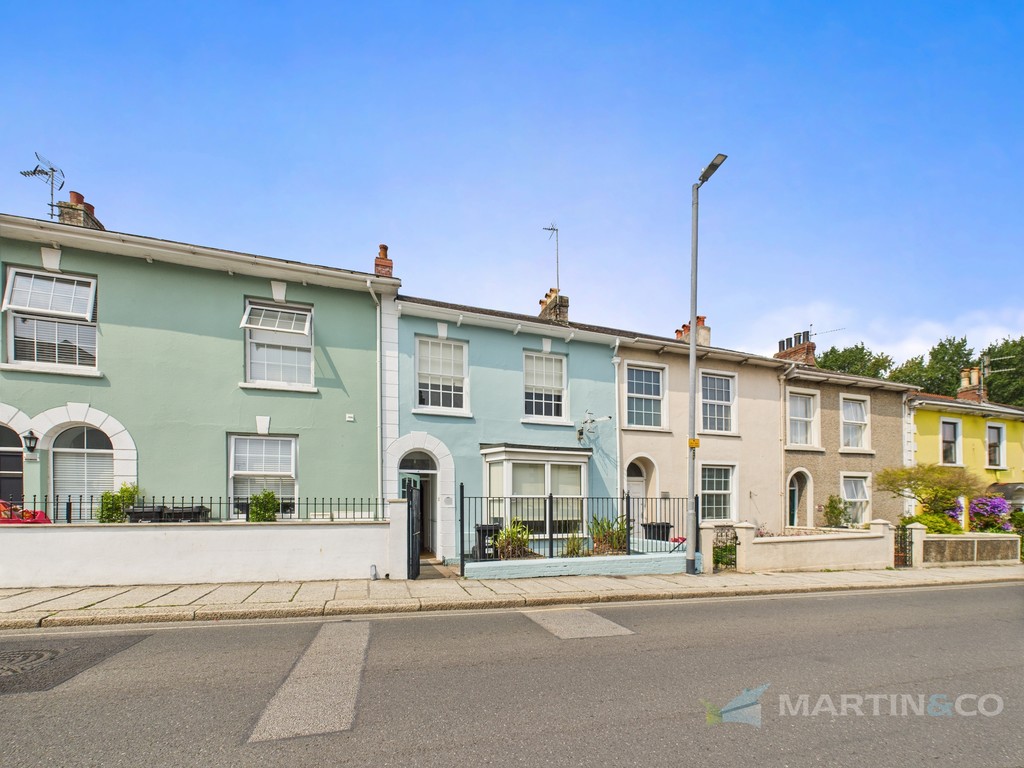 4 bed Mid Terraced House for rent in Cornwall. From Martin & Co - Truro