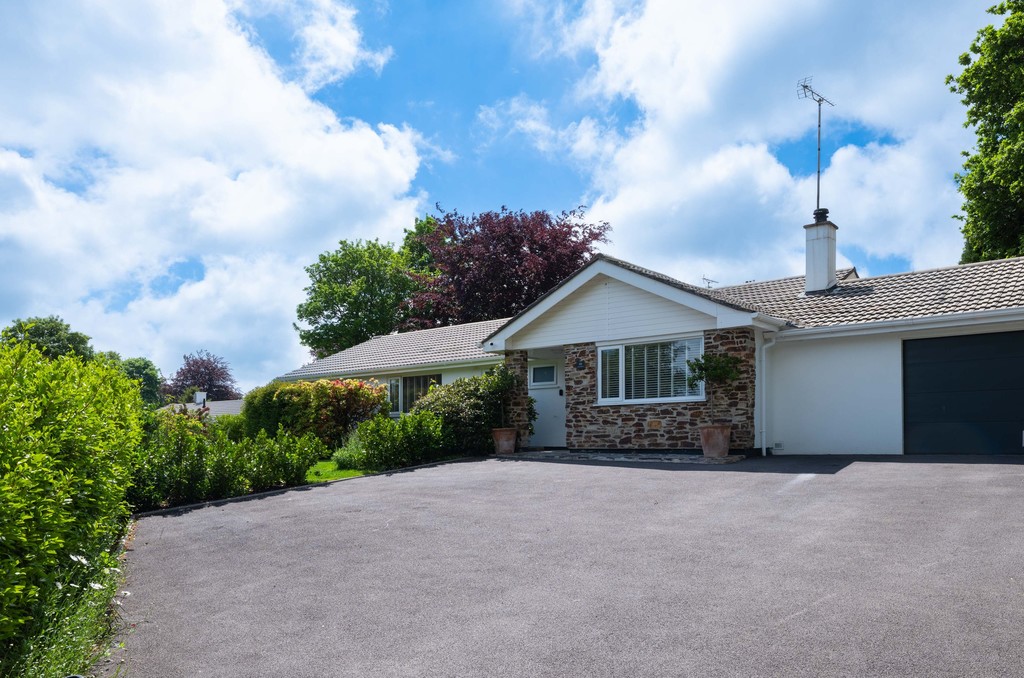 3 bed Detached bungalow for rent in Truro. From Martin & Co - Truro