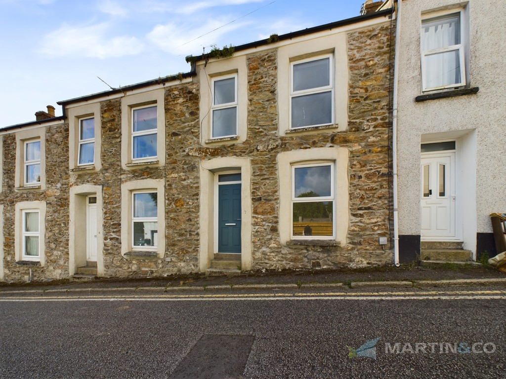 2 bed Mid Terraced House for rent in Falmouth. From Martin & Co - Truro