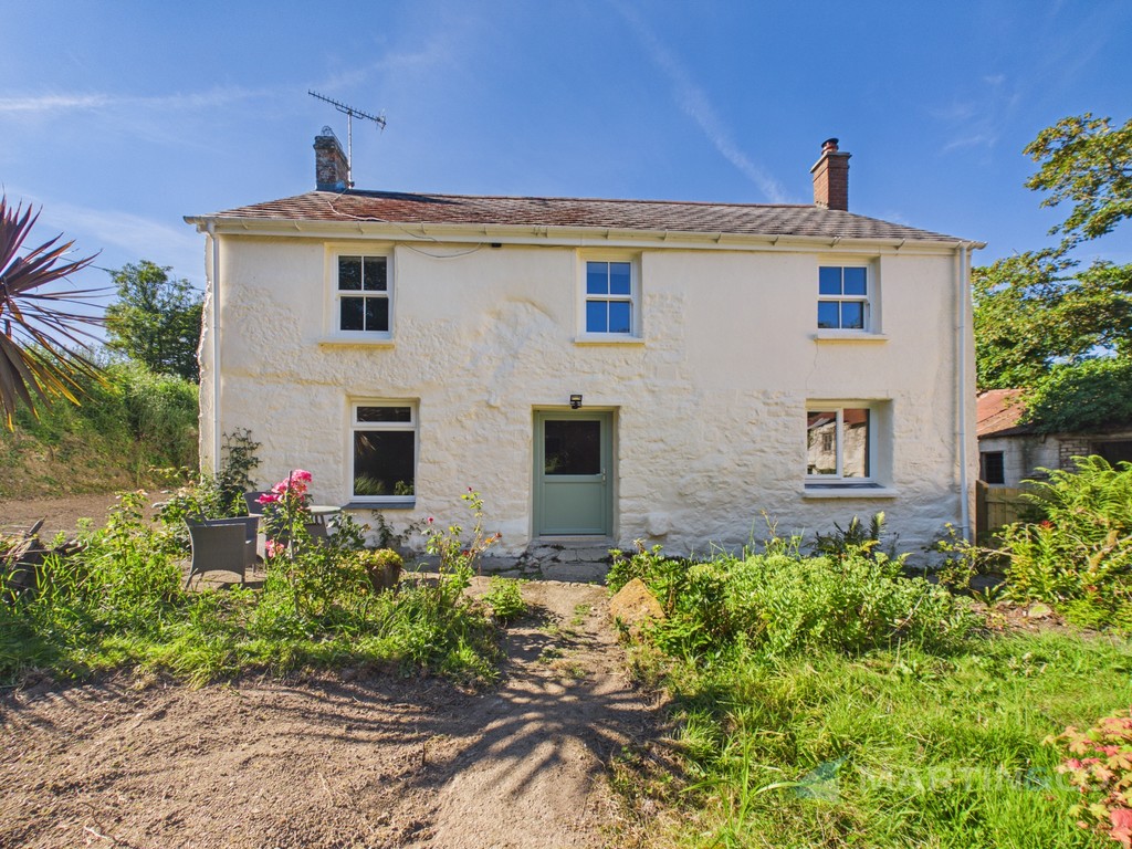 3 bed Cottage for rent in Summercourt. From Martin & Co - Truro