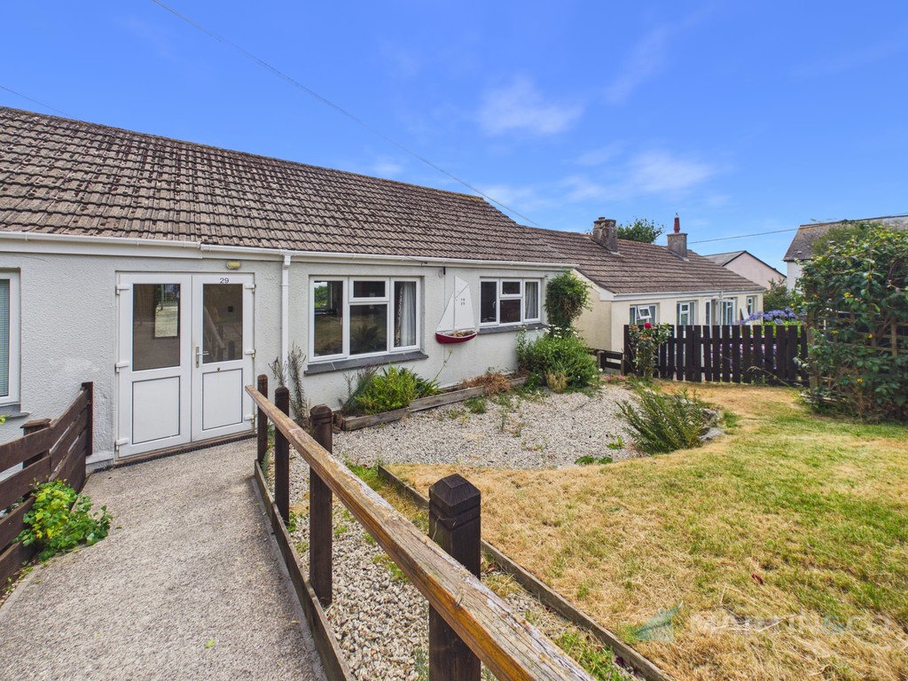 1 bed Semi-detached bungalow for rent in Cornwall. From Martin & Co - Truro 1 bed Semi-detached bungalow for rent in Cornwall. From Martin & Co - Truro