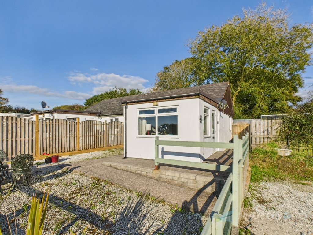 2 bed Detached bungalow for rent in Cornwall. From Martin & Co - Truro 2 bed Detached bungalow for rent in Cornwall. From Martin & Co - Truro