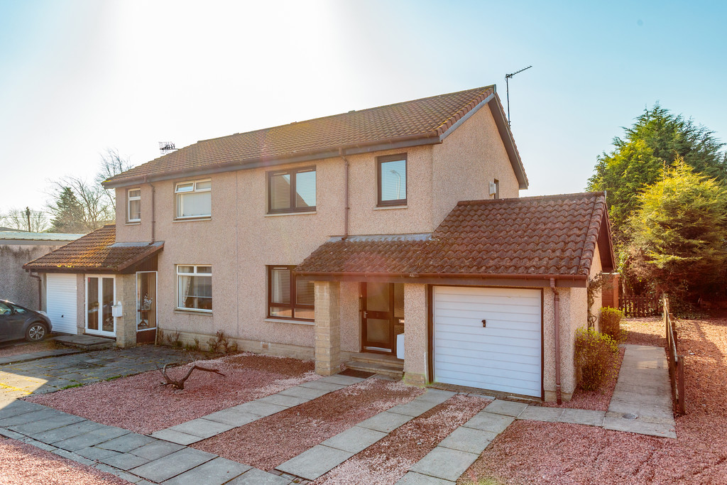 3 bed Semi-Detached House for rent in West Lothian. From Martin & Co - Bathgate
