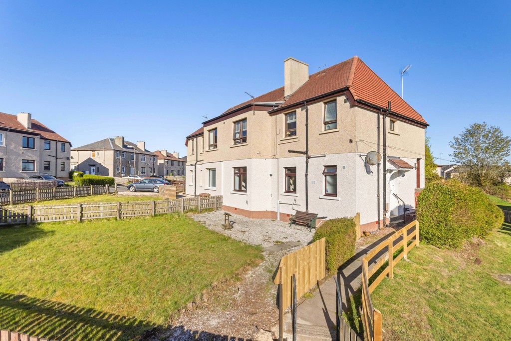2 bed Ground Floor Flat for rent in Scotland. From Martin & Co - Bathgate
