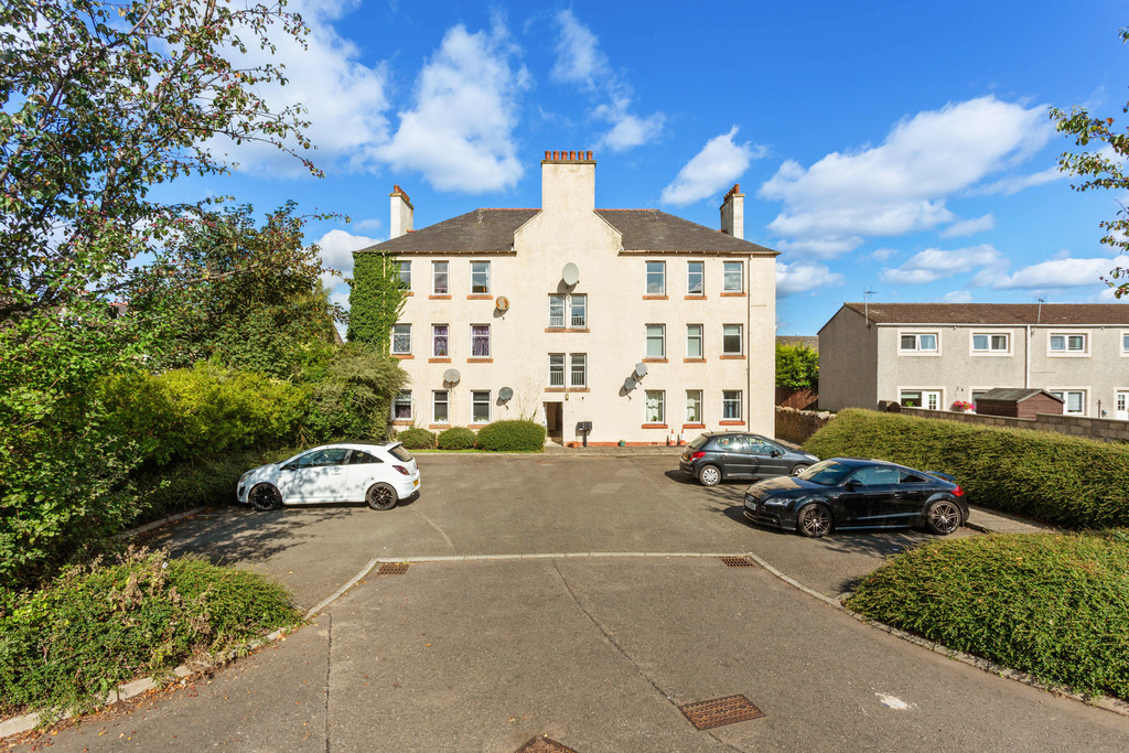 2 bed Apartment for rent in Bo'ness. From Martin & Co - Bathgate 2 bed Apartment for rent in Bo'ness. From Martin & Co - Bathgate