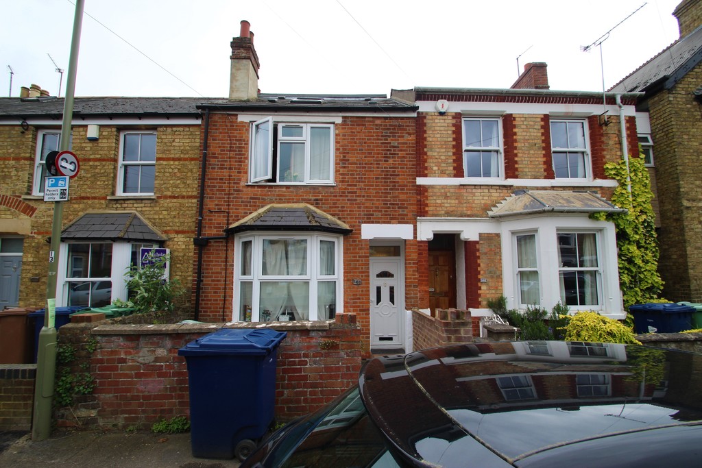 5 bed Mid Terraced House for rent in Oxfordshire. From Martin & Co - Oxford