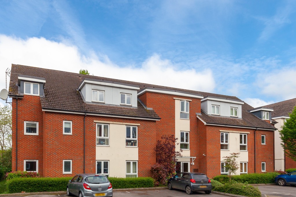 2 bed Ground Floor Flat for rent in Oxfordshire. From Martin & Co - Oxford