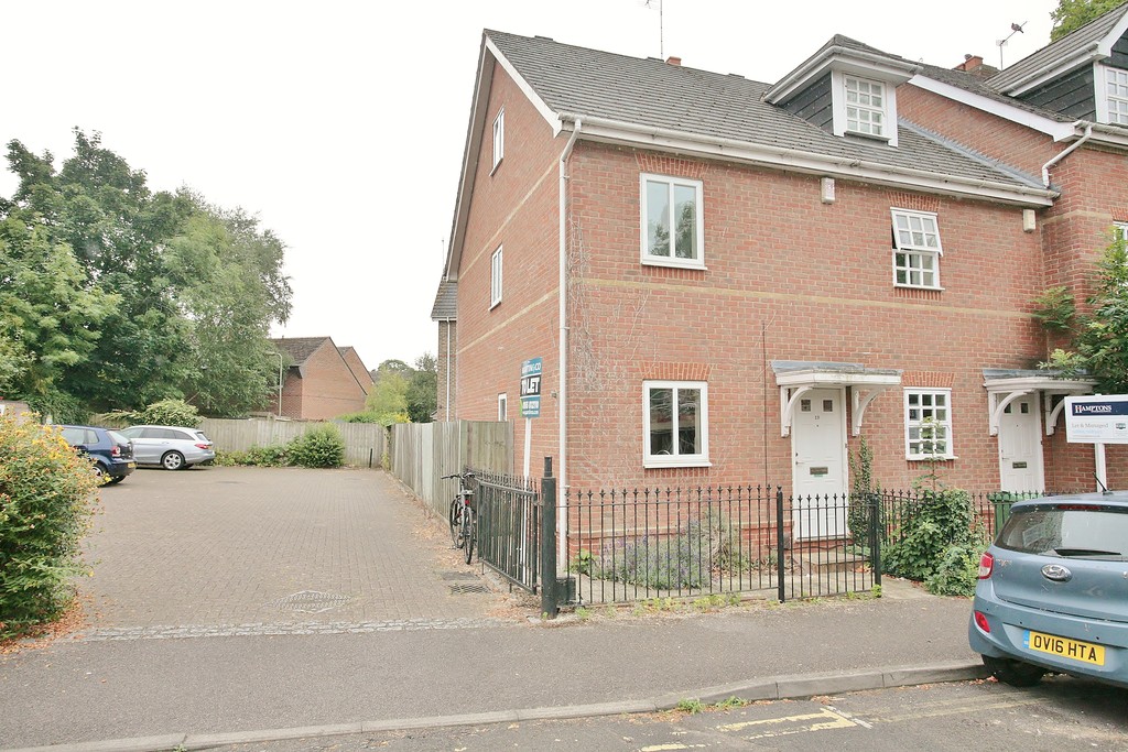 3 bed End Terraced House for rent in Oxon. From Martin & Co - Oxford