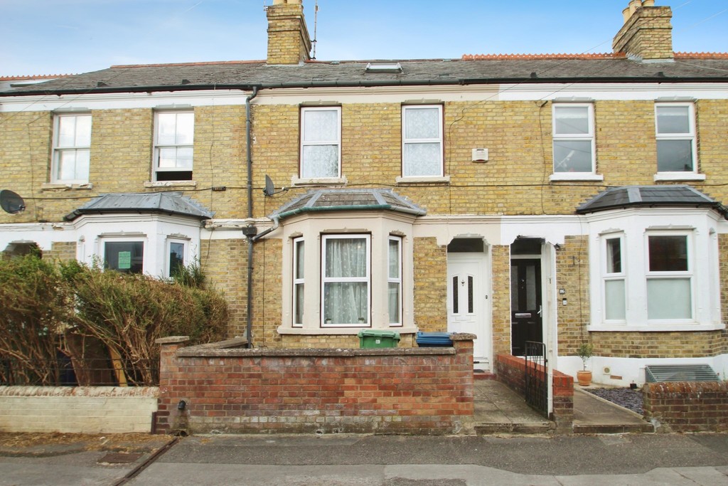 4 bed Mid Terraced House for rent in Oxfordshire. From Martin & Co - Oxford