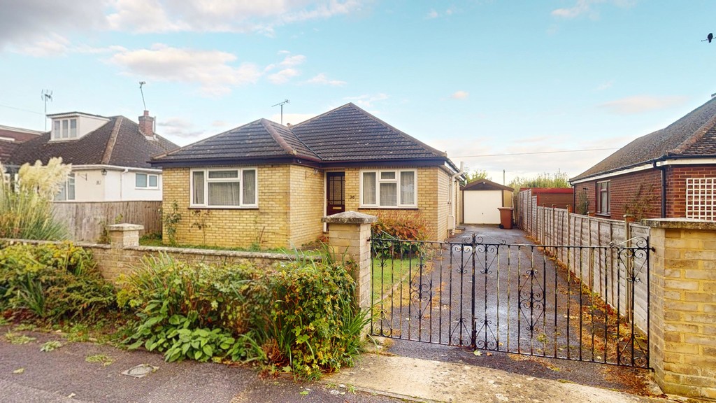 3 bed Detached bungalow for rent in Oxfordshire. From Martin & Co - Oxford