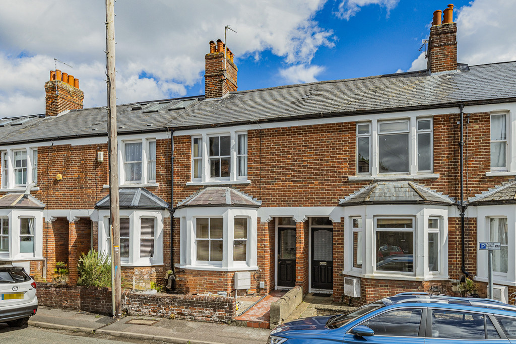 4 bed Mid Terraced House for rent in Oxfordshire. From Martin & Co - Oxford