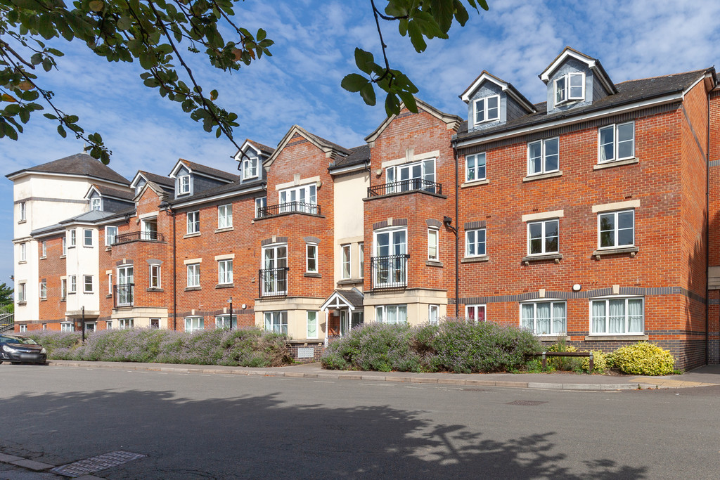 2 bed Apartment for rent in Oxfordshire. From Martin & Co - Oxford