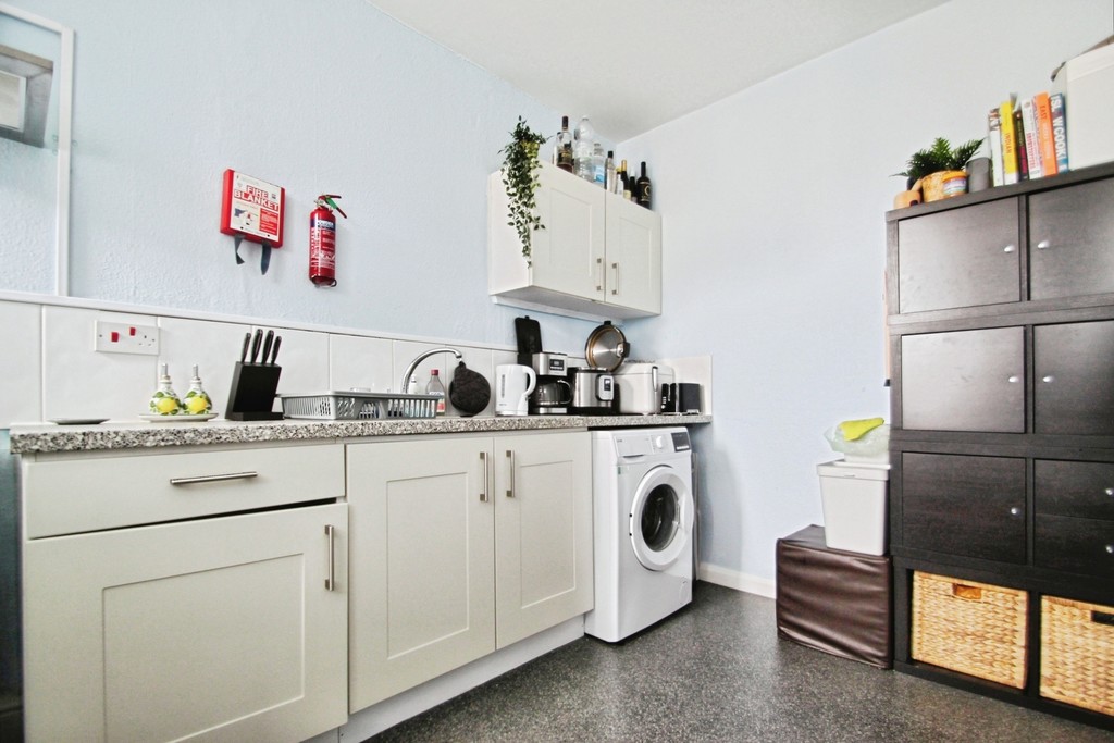 1 bed 1st Floor Flat for rent in Oxfordshire. From Martin & Co - Oxford