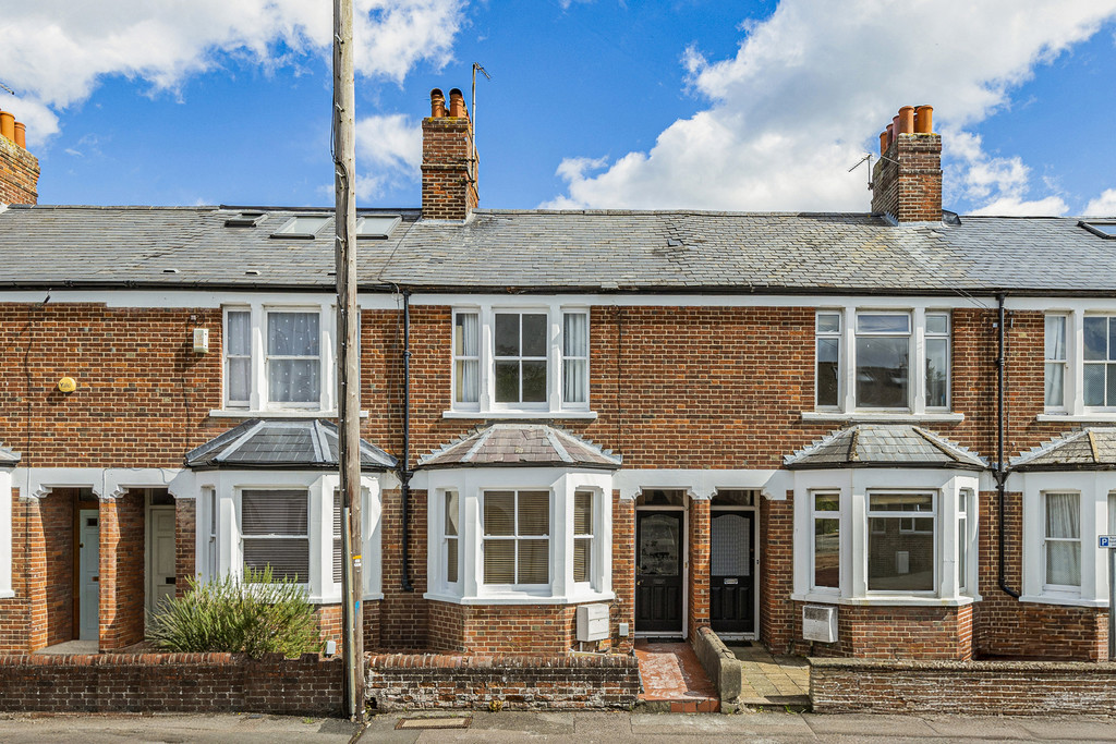 4 bed Mid Terraced House for rent in Oxfordshire. From Martin & Co - Oxford