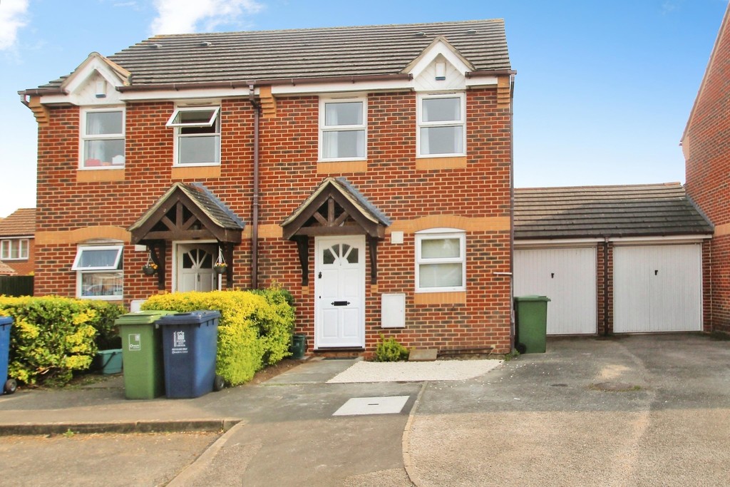 2 bed Semi Detached for rent in Oxfordshire. From Martin & Co - Oxford 2 bed Semi Detached for rent in Oxfordshire. From Martin & Co - Oxford