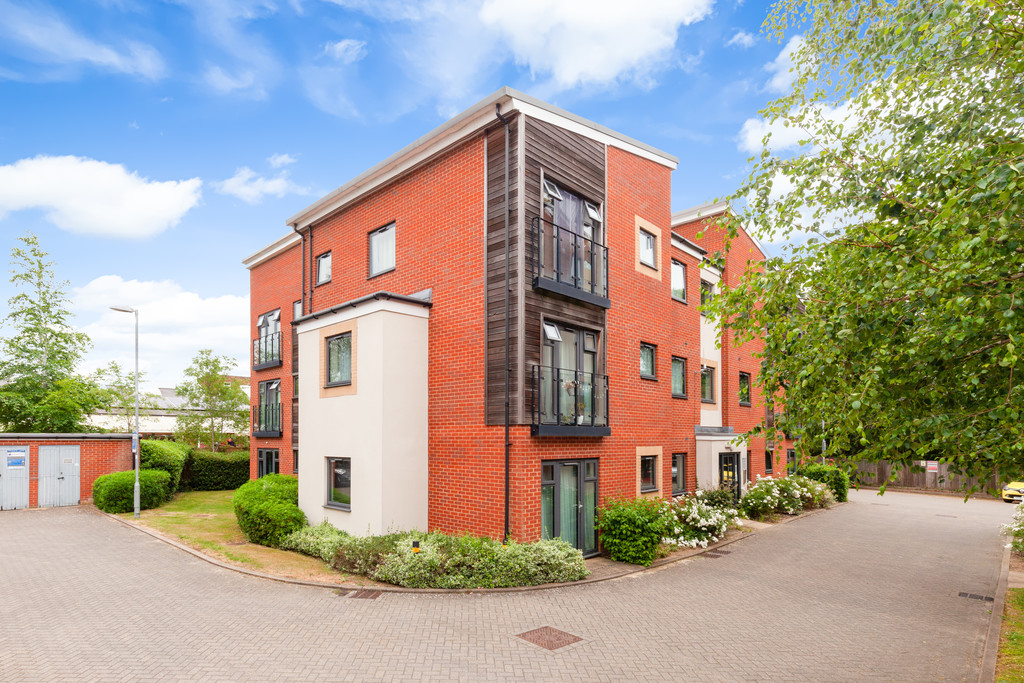 2 bed Apartment for rent in Chawley. From Martin & Co - Oxford