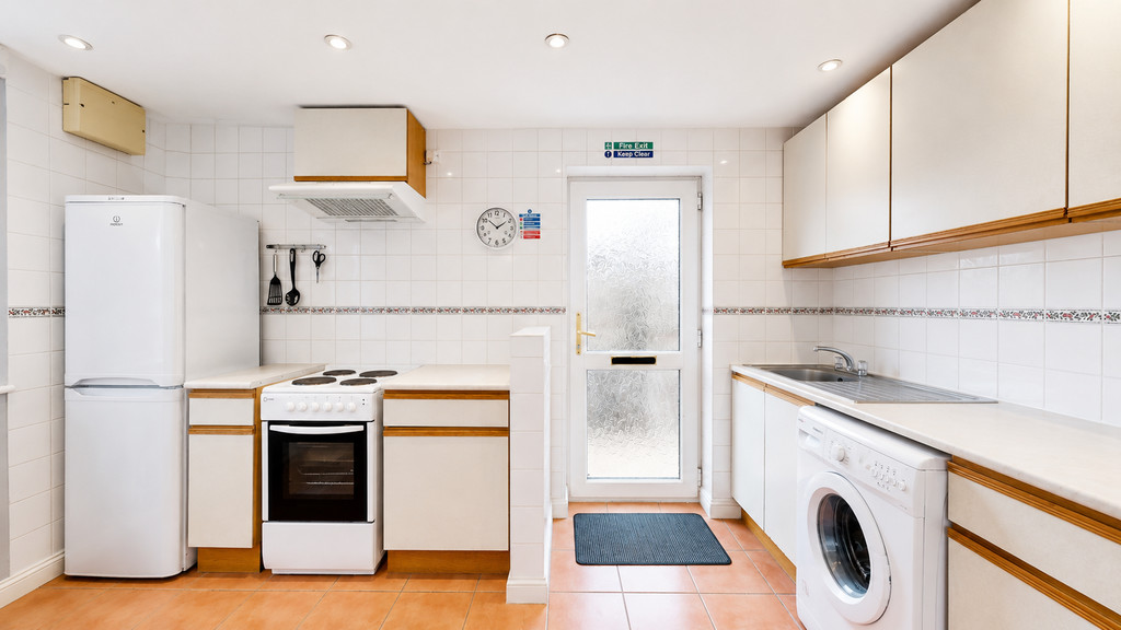 1 bed Studio for rent in Oxfordshire. From Martin & Co - Oxford