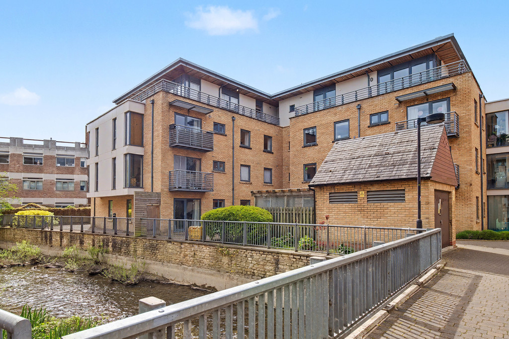 2 bed Apartment for rent in Oxfordshire. From Martin & Co - Oxford