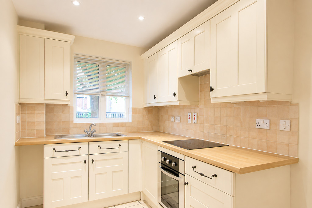 2 bed Ground Floor Flat for rent in Oxford. From Martin & Co - Oxford