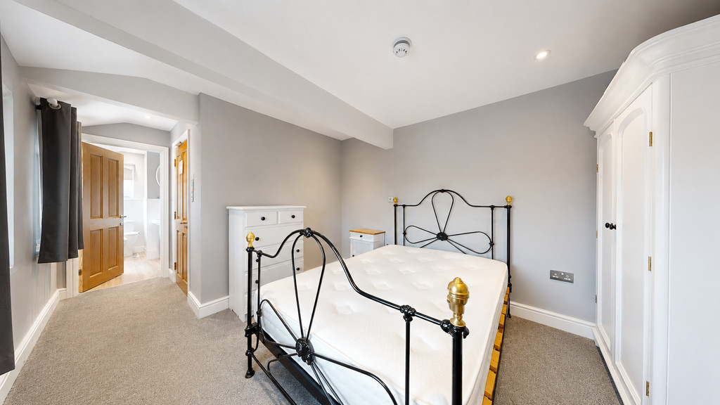 6 bed Semi Detached for rent in Oxfordshire. From Martin & Co - Oxford 6 bed Semi Detached for rent in Oxfordshire. From Martin & Co - Oxford