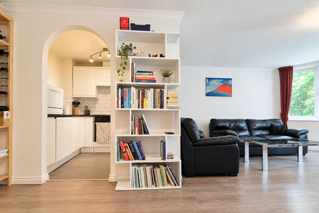 2 bed Apartment for rent in Oxon. From Martin & Co - Oxford
