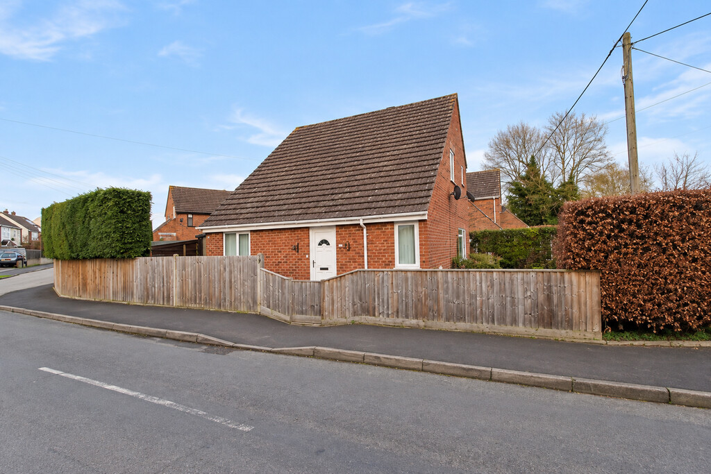 4 bed Detached for rent in Kidlington. From Martin & Co - Oxford