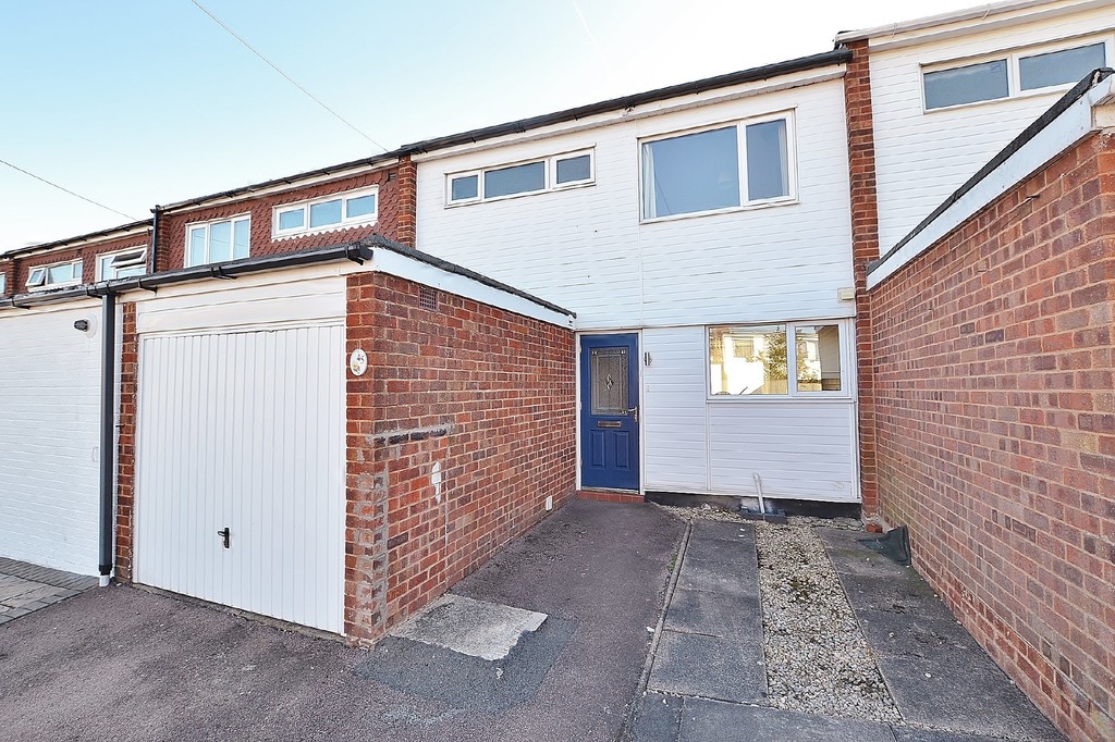 3 bed Mid Terraced House for rent in warwickshire. From Martin & Co - Leamington Spa