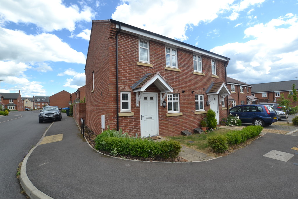 2 bed Semi-Detached House for rent in Warwickshire. From Martin & Co - Leamington Spa