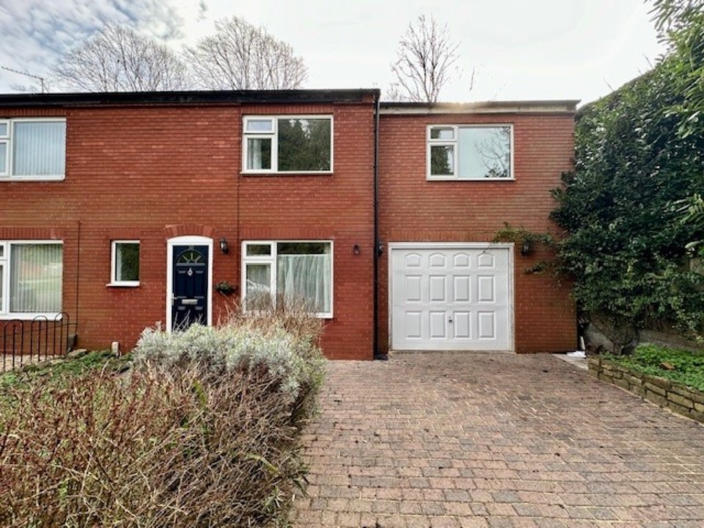 4 bed Semi-Detached House for rent in Warwickshire. From Martin & Co - Leamington Spa