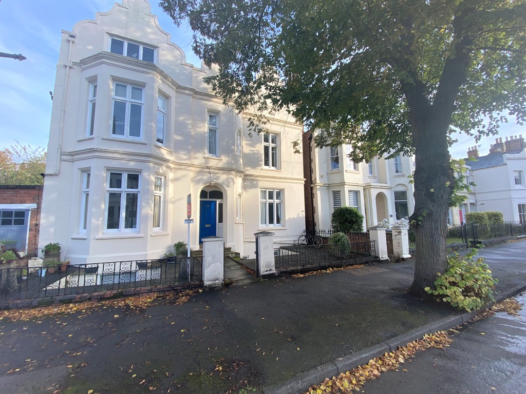 1 bed Apartment for rent in Warwickshire. From Martin & Co - Leamington Spa