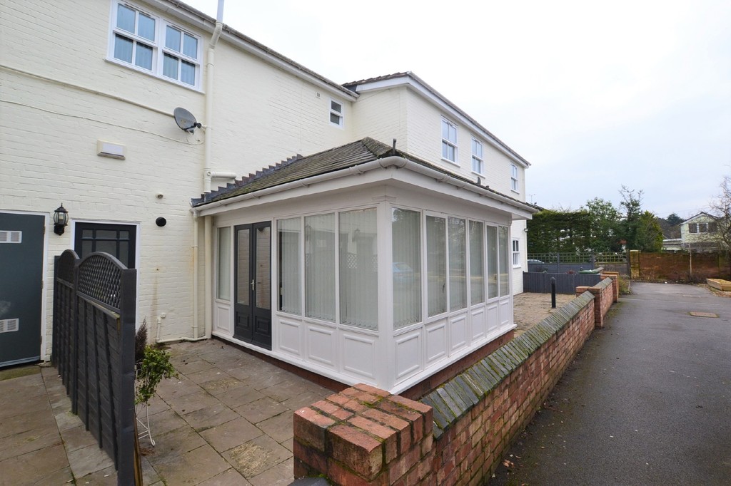 2 bed Ground Floor Flat for rent in Warwickshire. From Martin & Co - Leamington Spa