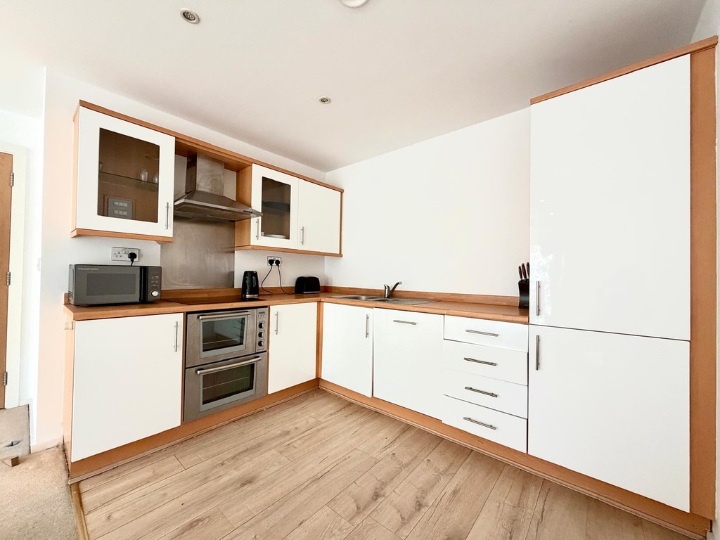2 bed Apartment for rent in Warwickshire. From Martin & Co - Leamington Spa