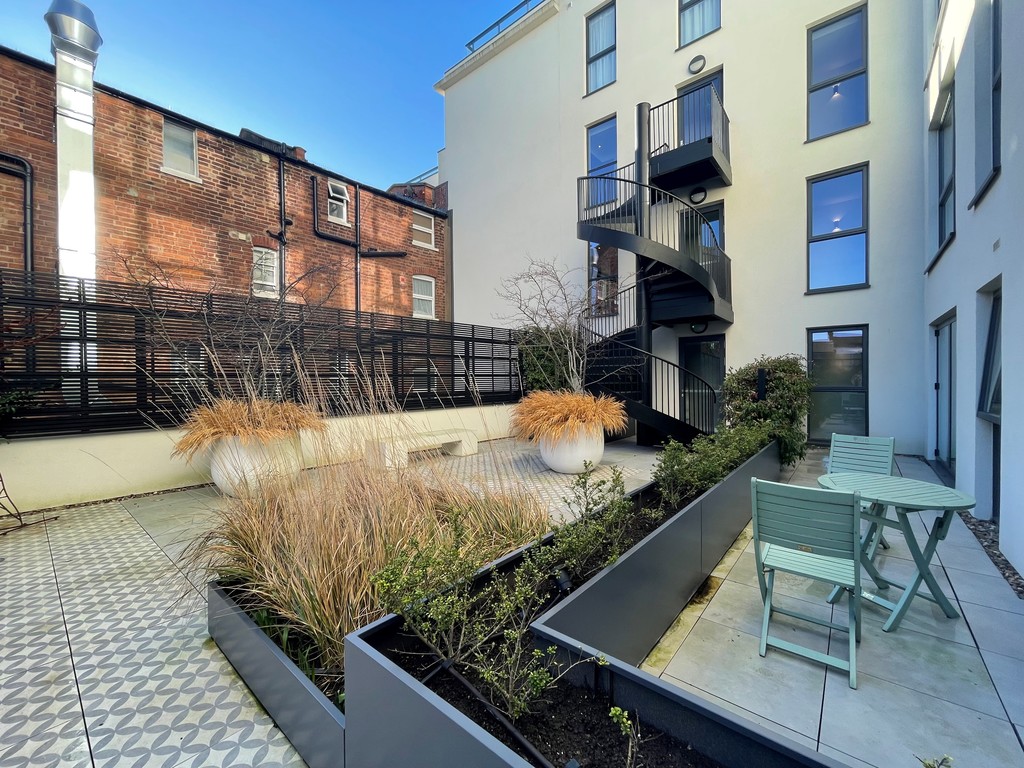 2 bed Apartment for rent in Warwickshire. From Martin & Co - Leamington Spa 2 bed Apartment for rent in Warwickshire. From Martin & Co - Leamington Spa