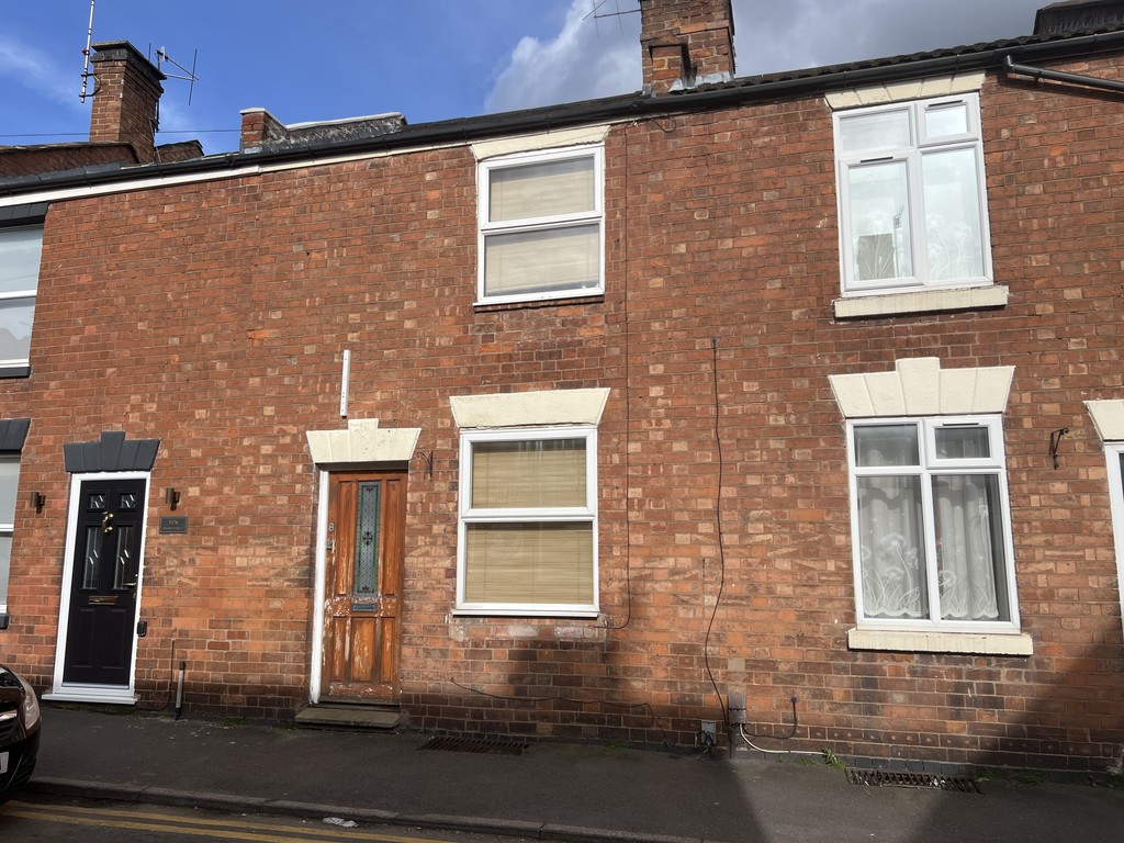 1 bed Mid Terraced House for rent in Warwickshire. From Martin & Co - Leamington Spa