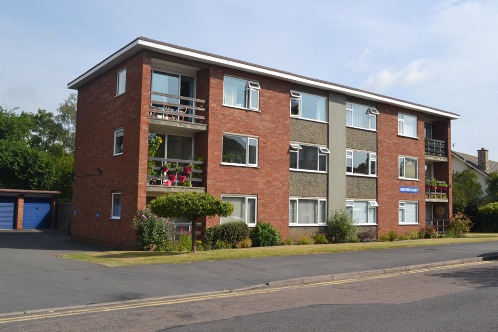 2 bed Apartment for rent in Warwickshire. From Martin & Co - Leamington Spa