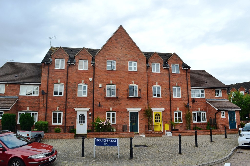 3 bed Town House for rent in Warwickshire. From Martin & Co - Leamington Spa