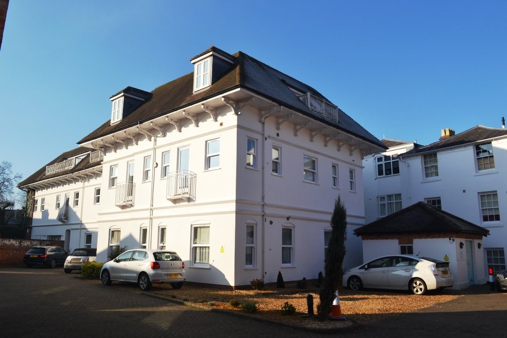 2 bed Ground Floor Flat for rent in Warwickshire. From Martin & Co - Leamington Spa