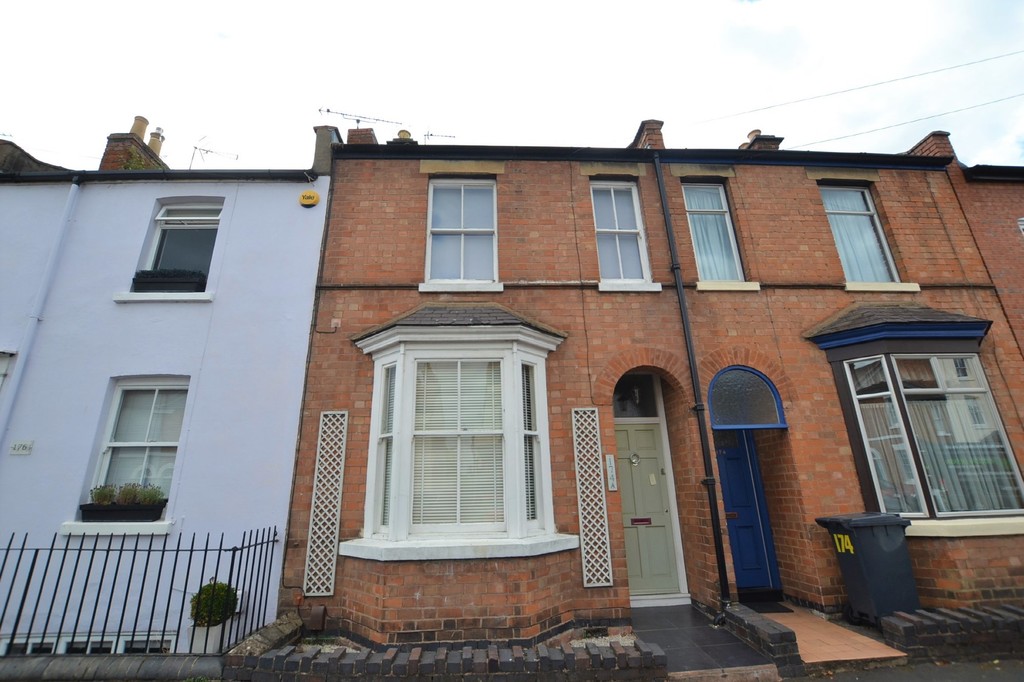 2 bed Mid Terraced House for rent in Warwickshire. From Martin & Co - Leamington Spa 2 bed Mid Terraced House for rent in Warwickshire. From Martin & Co - Leamington Spa