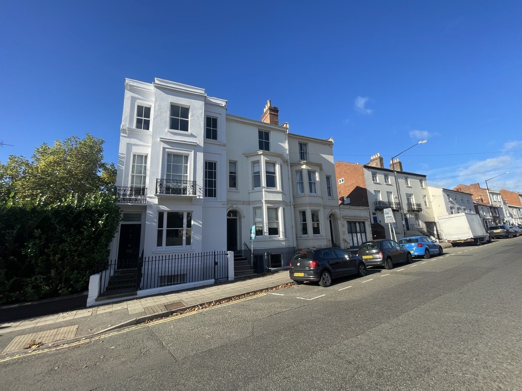 4 bed Mid Terraced House for rent in Warwickshire. From Martin & Co - Leamington Spa 4 bed Mid Terraced House for rent in Warwickshire. From Martin & Co - Leamington Spa