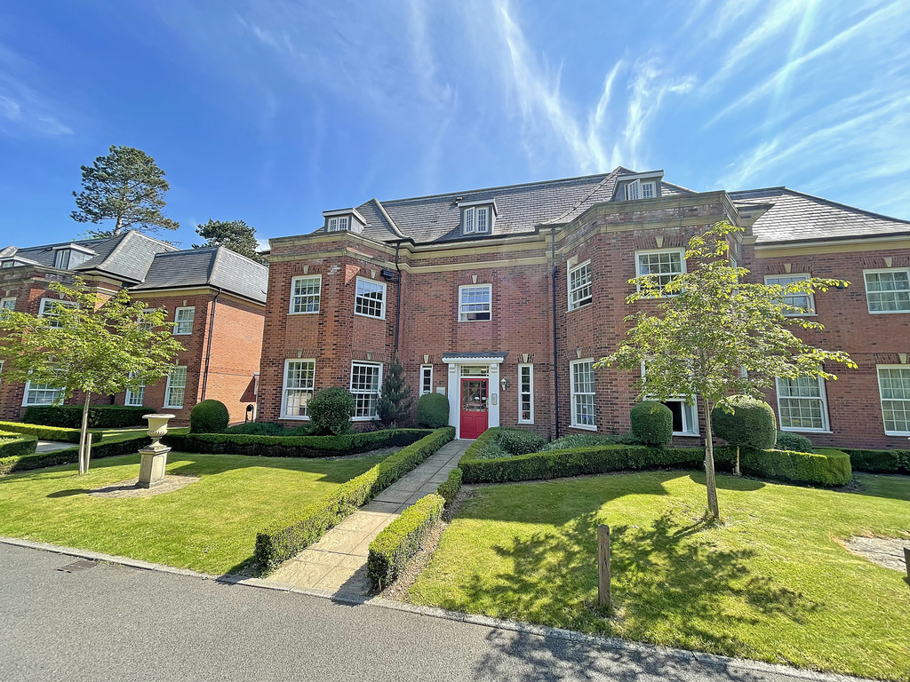 2 bed Apartment for rent in Blackdown. From Martin & Co - Leamington Spa