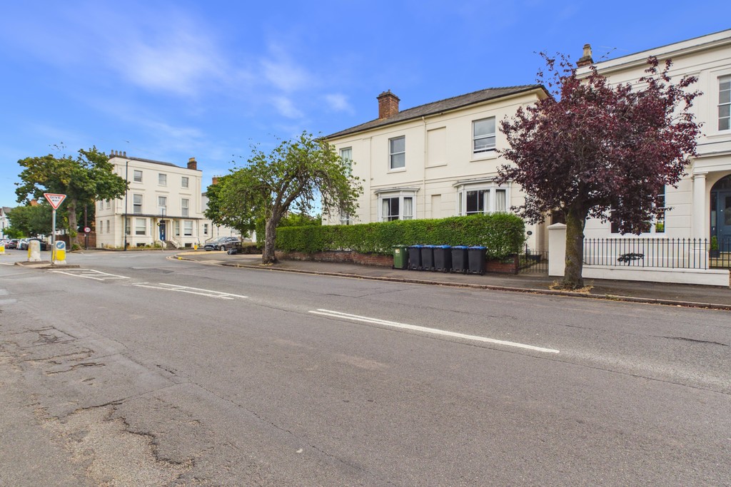 1 bed Apartment for rent in Warwickshire. From Martin & Co - Leamington Spa