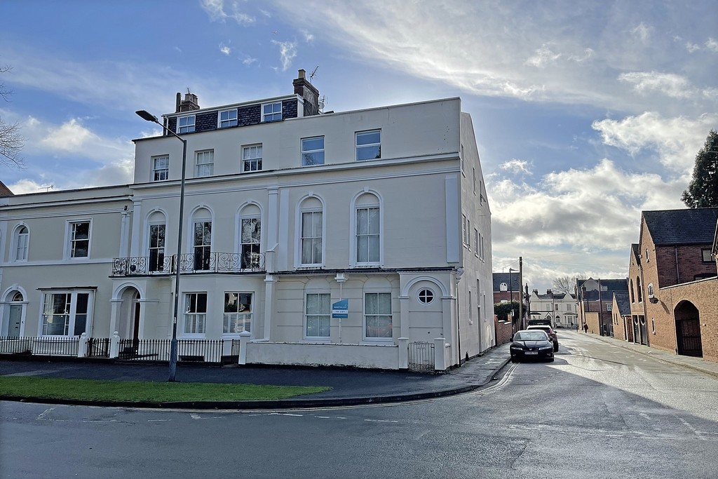 1 bed Apartment for rent in Warwickshire . From Martin & Co - Leamington Spa 1 bed Apartment for rent in Warwickshire . From Martin & Co - Leamington Spa