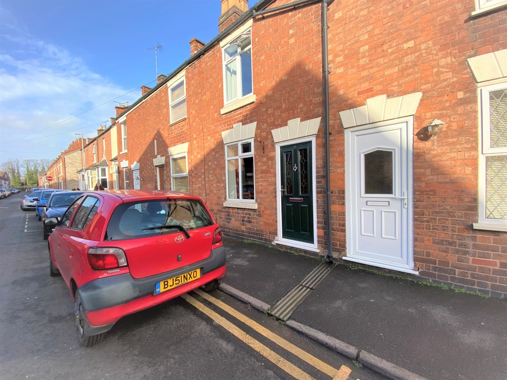2 bed Mid Terraced House for rent in Warwickshire. From Martin & Co - Leamington Spa 2 bed Mid Terraced House for rent in Warwickshire. From Martin & Co - Leamington Spa