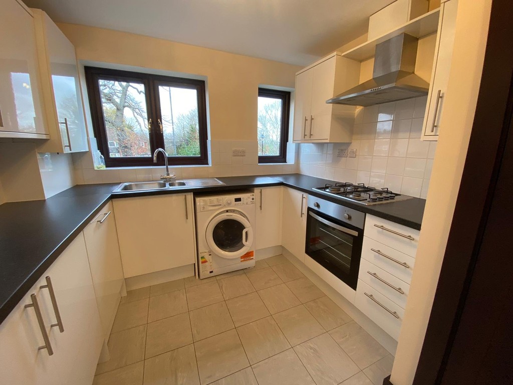 2 bed Apartment for rent in Warwickshire. From Martin & Co - Leamington Spa