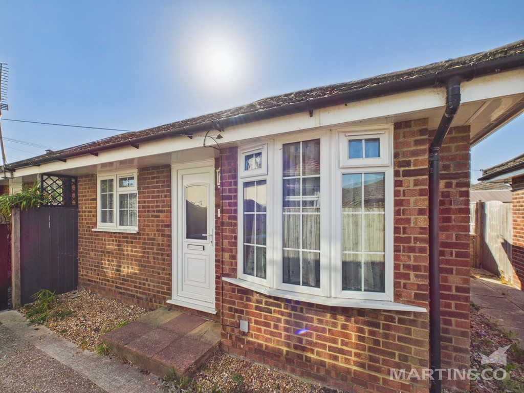 2 bed Semi-detached bungalow for rent in West Sussex. From Martin & Co - Bognor Regis
