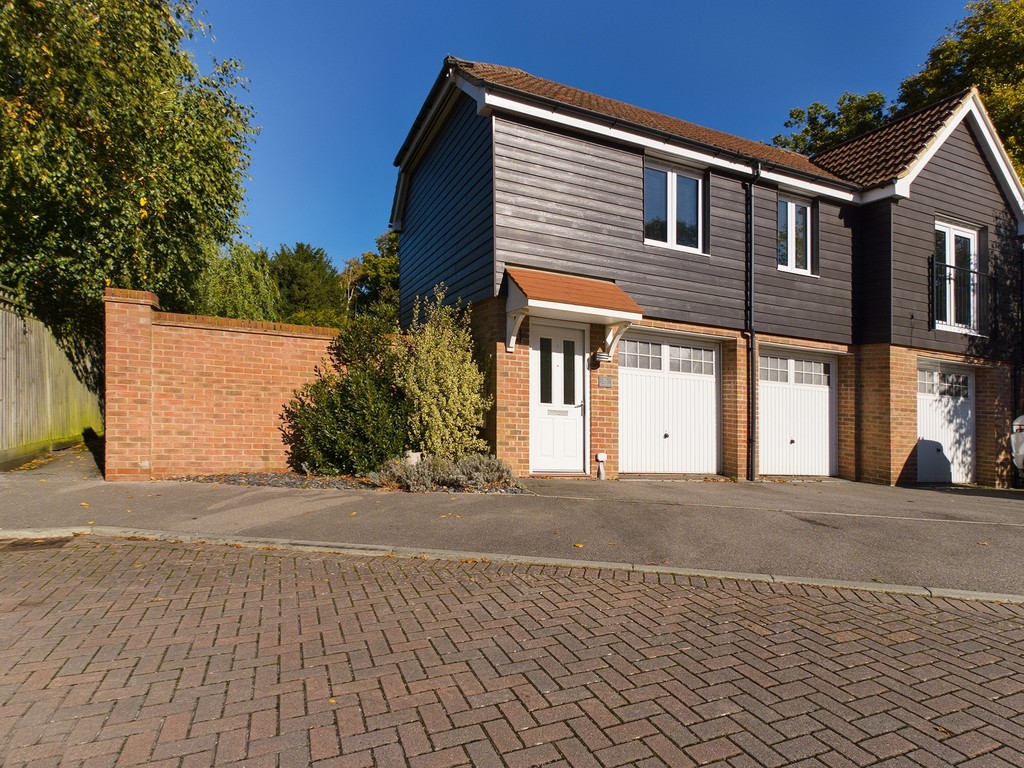 2 bed Apartment for rent in West Sussex. From Martin & Co - Burgess Hill